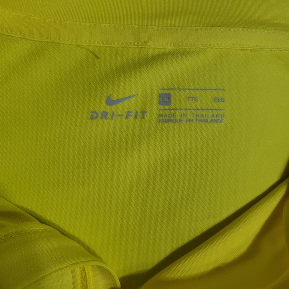 ON HOLD. Nike Barcelona soccer drill top - Picture 7 of 8